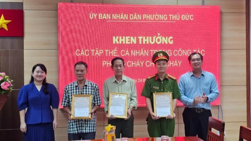 Kịp thời, dũng cảm, nghĩa tình trong vụ cháy chợ Thủ Đức - Ảnh 1.