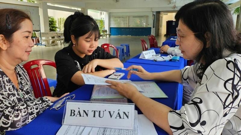 Tuyển sinh lớp 10: Trường tốp đầu hay tốp sau đều thiếu học sinh - Ảnh 2.
