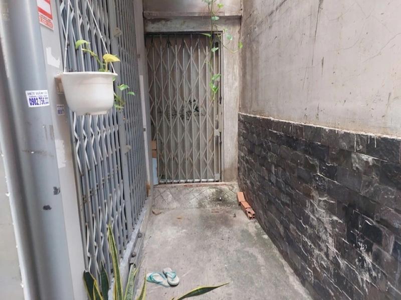 TP.HCM: Phát hiện thi thể nữ trong vali bốc mùi - Ảnh 1.
