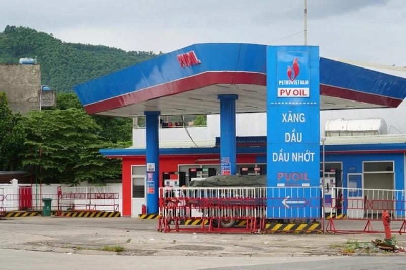 Kỷ luật nhân viên cây xăng đòi khách trả tiền mặt, không nhận chuyển khoản- Ảnh 1. Kỷ luật nhân viên cây xăng đòi khách trả tiền mặt, không nhận chuyển khoản- Ảnh 1.