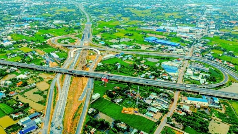 Bí quyết đầu tư căn hộ thông minh: Chọn dự án cận lộ đón đầu hạ tầng - Ảnh 1.