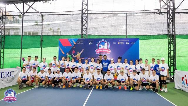 Giải đấu Singapore Alumni Open Pickleball Tournament: Kết nối cựu du học sinh, lan tỏa yêu thương - Ảnh 1.