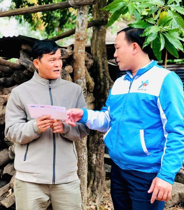 Chung dòng máu Lạc Hồng và hành trình xóa nhà tạm vùng cao Quảng Trị - Ảnh 1.