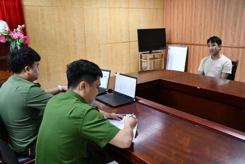 Đà Nẵng: Bắt 5 nghi phạm mạo danh Facebook, lừa đảo hơn 10 tỉ đồng- Ảnh 1. Đà Nẵng: Bắt 5 nghi phạm mạo danh Facebook, lừa đảo hơn 10 tỉ đồng- Ảnh 1.