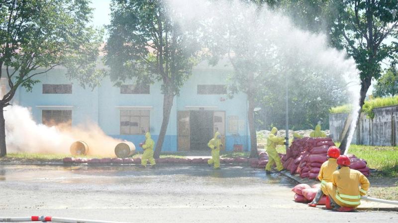 Đà Nẵng huy động lực lượng diễn tập xử lý rò rỉ khí độc ở nhà máy nước - Ảnh 5.