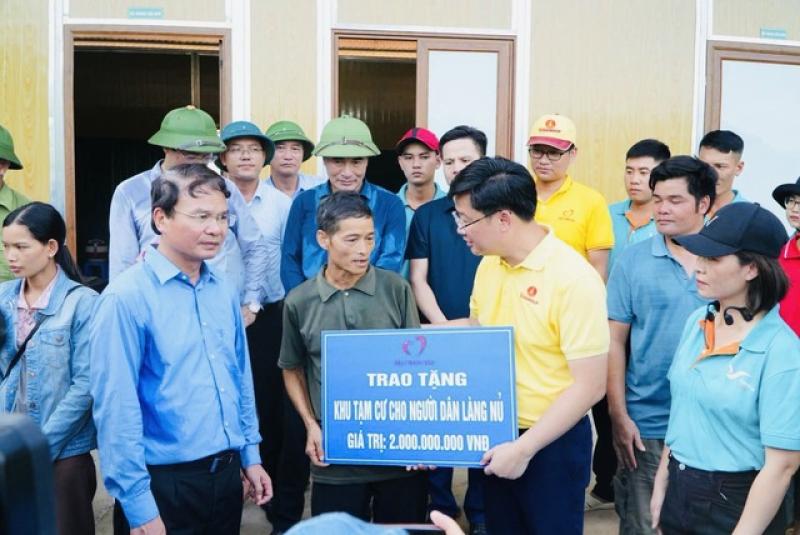 Qũy Thiện Tâm của Vingroup nhận Huân chương Lao động hạng Nhất ghi nhận 19 năm Thiện nguyện - Ảnh 3. Qũy Thiện Tâm của Vingroup nhận Huân chương Lao động hạng Nhất ghi nhận 19 năm Thiện nguyện - Ảnh 3.