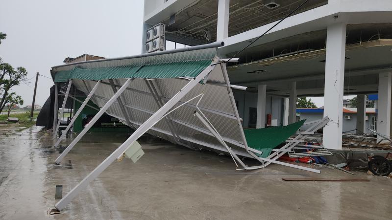 Làng biển ở Hà Tĩnh tan hoang sau bão số 5- Ảnh 12.