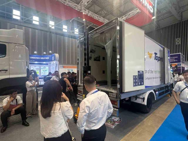 TP.HCM thiếu trung tâm triển lãm xứng tầm- Ảnh 2. TP.HCM thiếu trung tâm triển lãm xứng tầm- Ảnh 2.