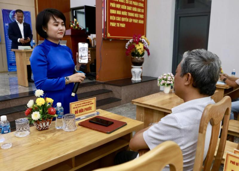 Lâm Đồng: Lớp học 'bình dân học vụ số AI' giúp cán bộ phường tăng tốc cải cách - Ảnh 4. Lâm Đồng: Lớp học 'bình dân học vụ số AI' giúp cán bộ phường tăng tốc cải cách - Ảnh 4.