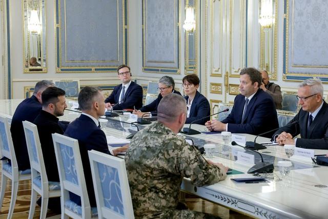 Chiến sự Ukraine ngày 1.279: Kyiv giành lại lợi thế, đàm phán hòa bình vẫn 'khó' - Ảnh 3.