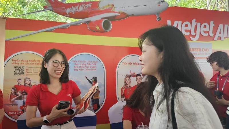 Hàng ngàn người tham gia ngày hội việc làm sân bay Long Thành- Ảnh 7.