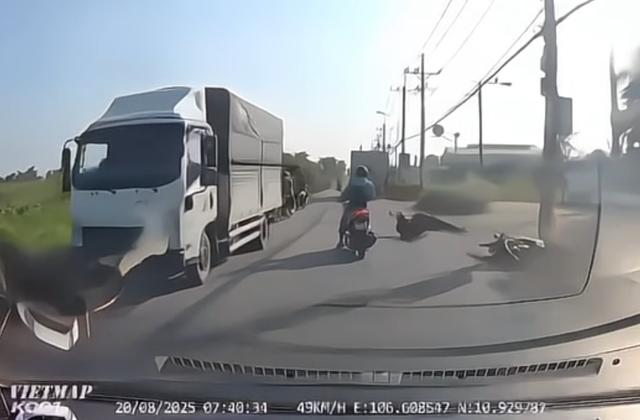 Truy tìm xe tải va chạm xe máy rời khỏi hiện trường - Ảnh 2.