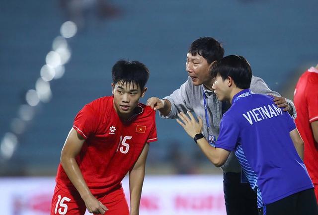 Các chân sút U.23 VN phải hay hơn lúc vô địch Đông Nam Á, thầy Kim muốn sân đông khán giả- Ảnh 1.