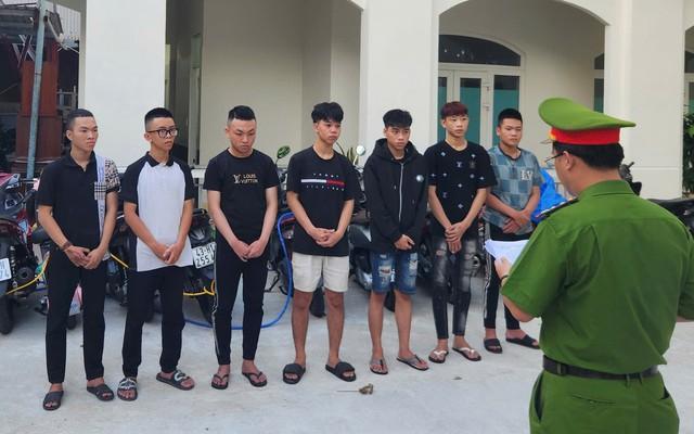 Đà Nẵng: Nhóm côn đồ đánh nhầm người đi đường đến mù mắt vì... chai bia- Ảnh 1.