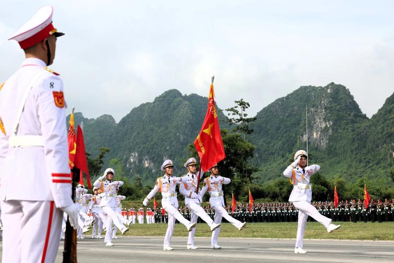 Bộ đội Hải quân luyện tập diễu binh Quốc khánh 2.9 trên bờ, dưới biển- Ảnh 9. Bộ đội Hải quân luyện tập diễu binh Quốc khánh 2.9 trên bờ, dưới biển- Ảnh 9.