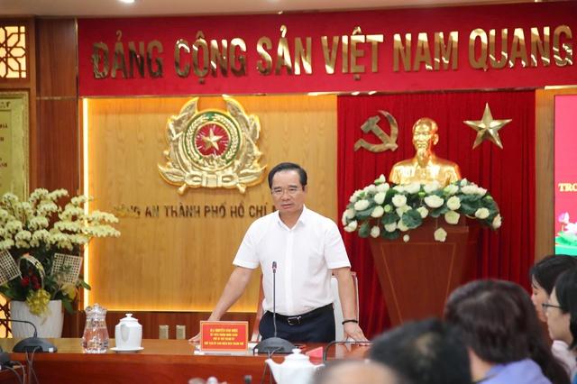Khen thưởng Công an TP.HCM sau vụ triệt phá đường dây đánh bạc 20.000 tỉ đồng- Ảnh 2.
