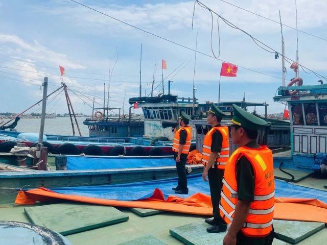 Bộ Quốc phòng huy động 346.210 người, 8.200 phương tiện ứng phó với bão số 5 - Ảnh 1.