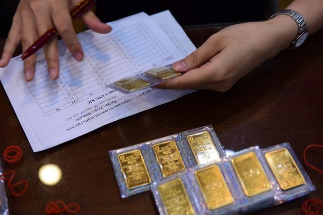 Giá vàng hôm nay 26.8.2025: Tăng sát 128 triệu đồng/lượng - Ảnh 1.