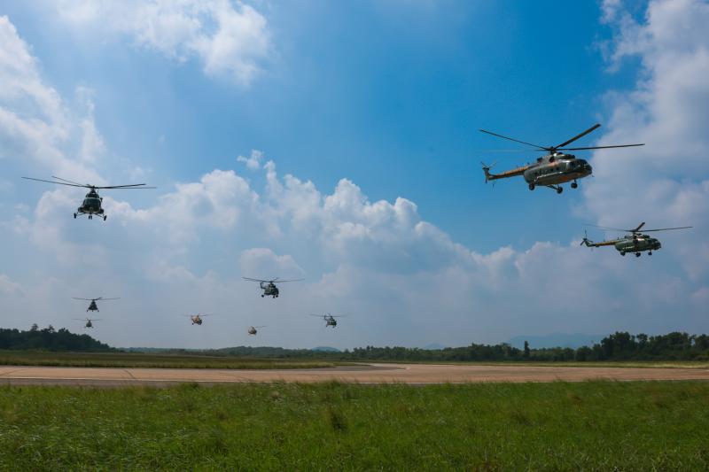 Không quân trực thăng dốc sức luyện tập bay diễu binh 2.9- Ảnh 7. Không quân trực thăng dốc sức luyện tập bay diễu binh 2.9- Ảnh 7.
