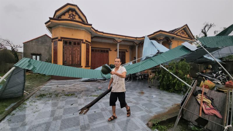 Làng biển ở Hà Tĩnh tan hoang sau bão số 5- Ảnh 4.