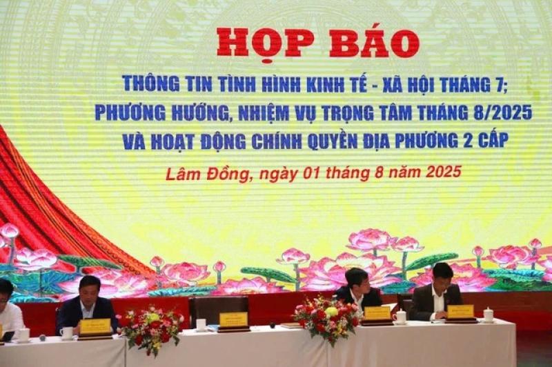 Chủ tịch UBND tỉnh Lâm Đồng: Báo chí đóng góp lớn cho sự phát triển của tỉnh- Ảnh 4. Chủ tịch UBND tỉnh Lâm Đồng: Báo chí đóng góp lớn cho sự phát triển của tỉnh- Ảnh 4.