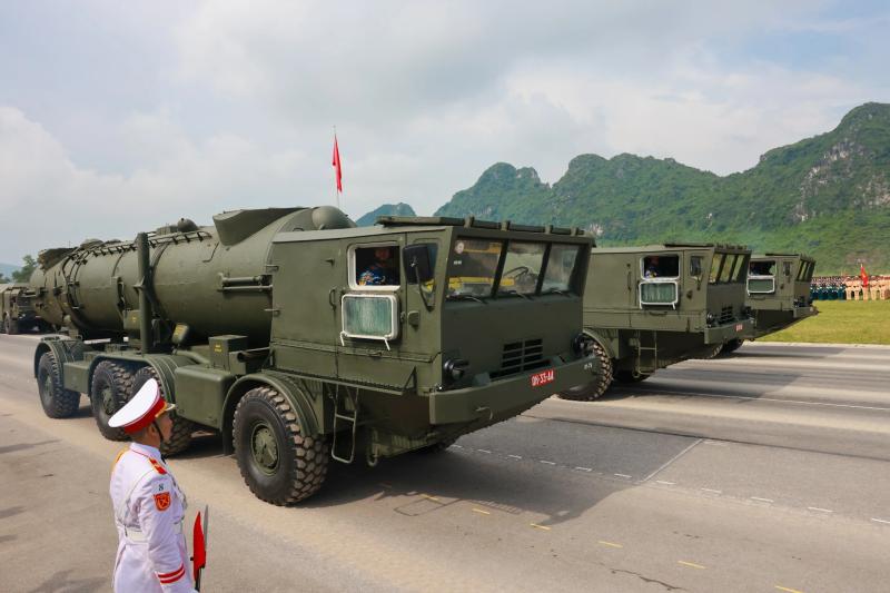 Bộ đội Hải quân luyện tập diễu binh Quốc khánh 2.9 trên bờ, dưới biển- Ảnh 6. Bộ đội Hải quân luyện tập diễu binh Quốc khánh 2.9 trên bờ, dưới biển- Ảnh 6.