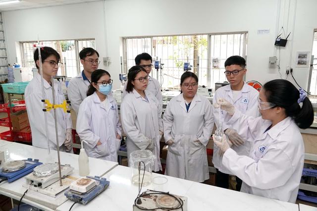 Nghị quyết 71 của Bộ Chính trị: Đột phá phát triển giáo dục - Ảnh 2.