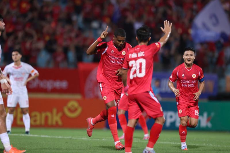 'Trò cưng' ông Kim kiến tạo như đặt, HLV Polking và Popov bất phân thắng bại- Ảnh 2.