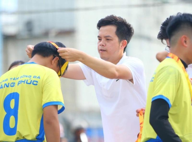 Tuyển thủ Phan Văn Đức truyền cảm hứng cho gần 1.000 trẻ em bóng đá cộng đồng- Ảnh 4.