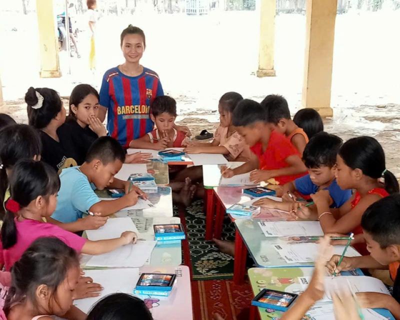 Chung dòng máu Lạc Hồng: Người già truyền... - Ảnh 1.