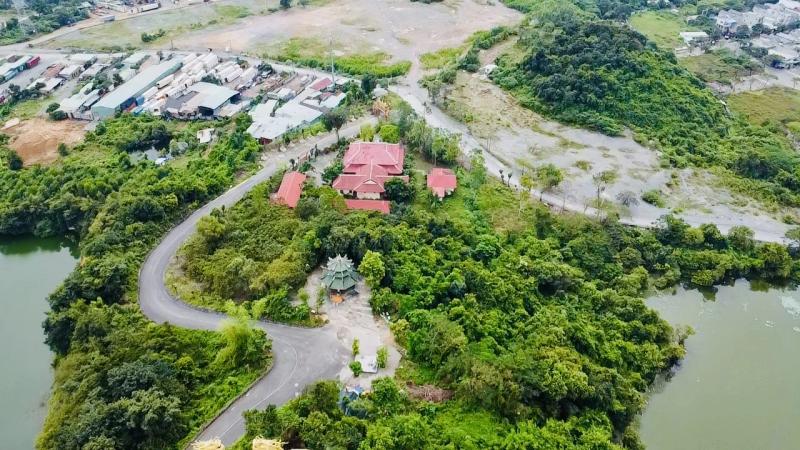 TP.HCM: Phường Đông Hòa có ngôi chùa cổ 413 năm tuổi nằm chót vót trên đỉnh núi - Ảnh 3.