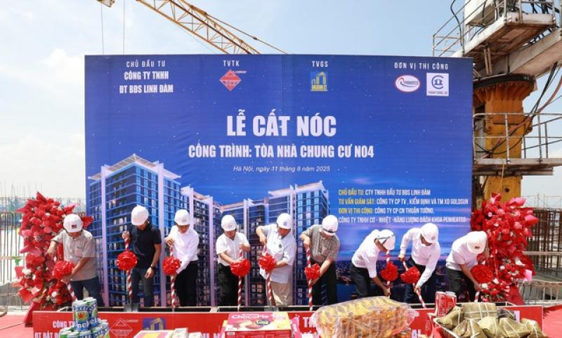Chính thức cất nóc tòa căn hộ đầu tiên dự án Hanoi Melody Residences - Ảnh 1.