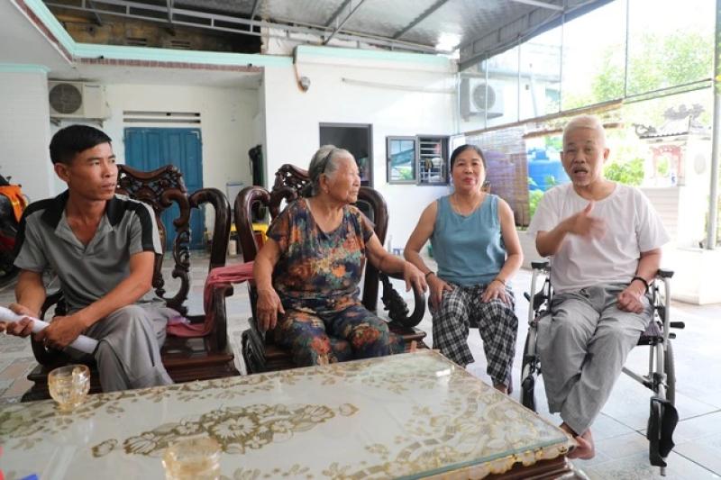 Sống thấp thỏm dưới lưới điện - Ảnh 2. Sống thấp thỏm dưới lưới điện - Ảnh 2.