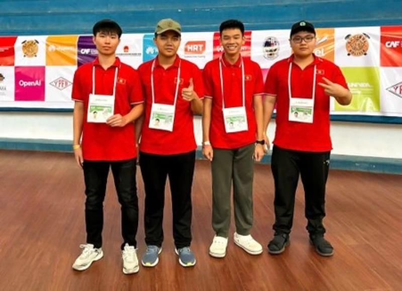 'Ngôi sao' tin học Lâm Đồng đạt huy chương bạc kỳ thi Olympic Tin học quốc tế- Ảnh 2. 'Ngôi sao' tin học Lâm Đồng đạt huy chương bạc kỳ thi Olympic Tin học quốc tế- Ảnh 2.