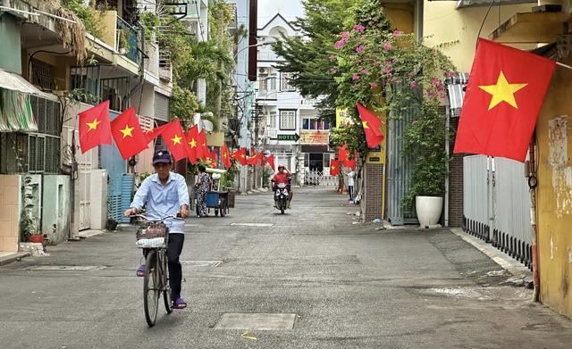 Tặng quà 100.000 đồng nhân dịp 2.9: Nhiều người dự định làm điều ý nghĩa - Ảnh 1.