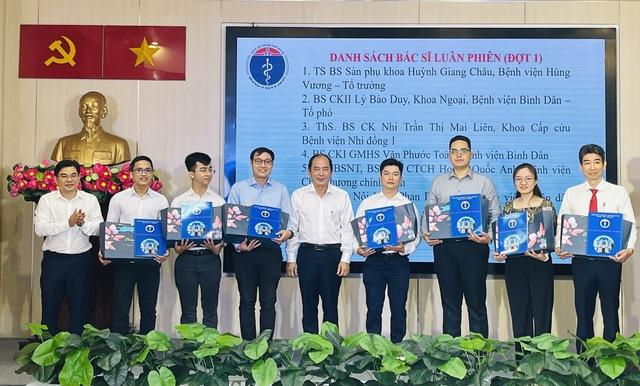 Nữ bác sĩ trẻ chuyên môn giỏi đầu tiên TP.HCM đăng ký đến đặc khu Côn Đảo- Ảnh 1.