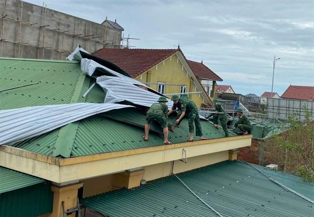 Hà Tĩnh dừng bắn pháo hoa dịp 2.9 để khắc phục thiệt hại bão số 5 - Ảnh 1.