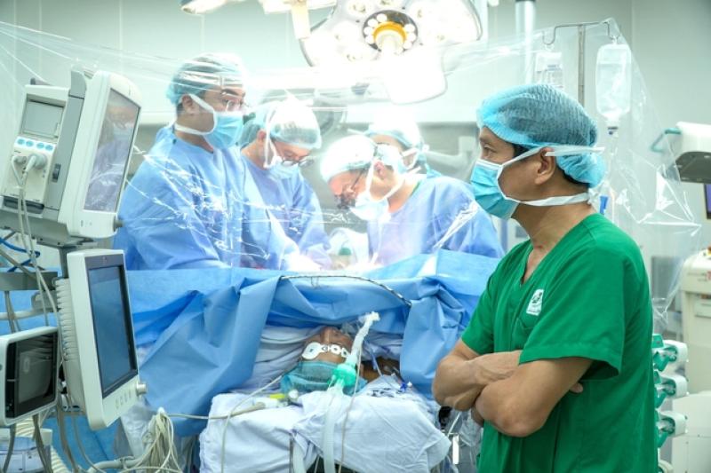 Quân nhân hiến gan để ghép gan cứu đồng đội đang nguy cấp - Ảnh 1.