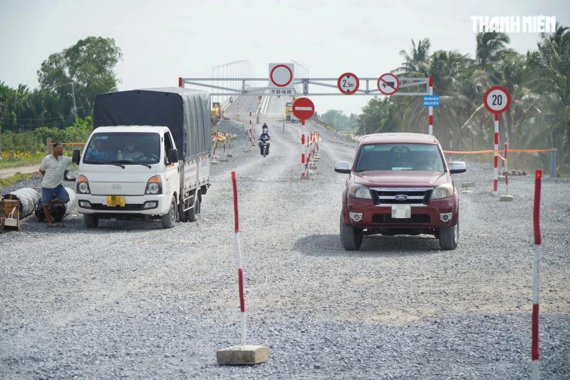 Người dân ‘xé rào’ vào công trường cầu Đại Ngãi vì không có biển cấm- Ảnh 4.