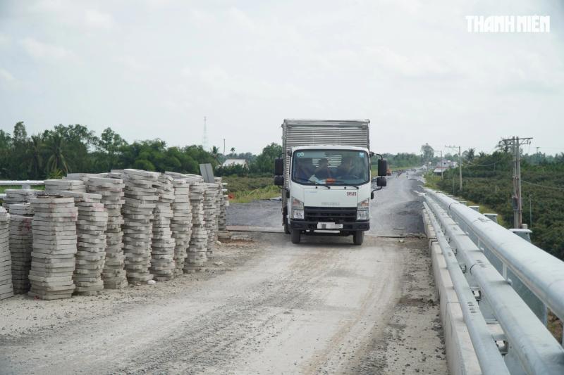 Người dân ‘xé rào’ vào công trường cầu Đại Ngãi vì không có biển cấm- Ảnh 14.
