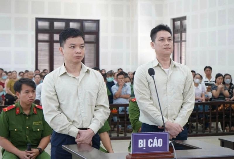 Đà Nẵng:Xét xử vụ lừa đảo gần 140 tỉ đồng, hàng trăm bị hại ngồi kín tòa - Ảnh 1. Đà Nẵng:Xét xử vụ lừa đảo gần 140 tỉ đồng, hàng trăm bị hại ngồi kín tòa - Ảnh 1.