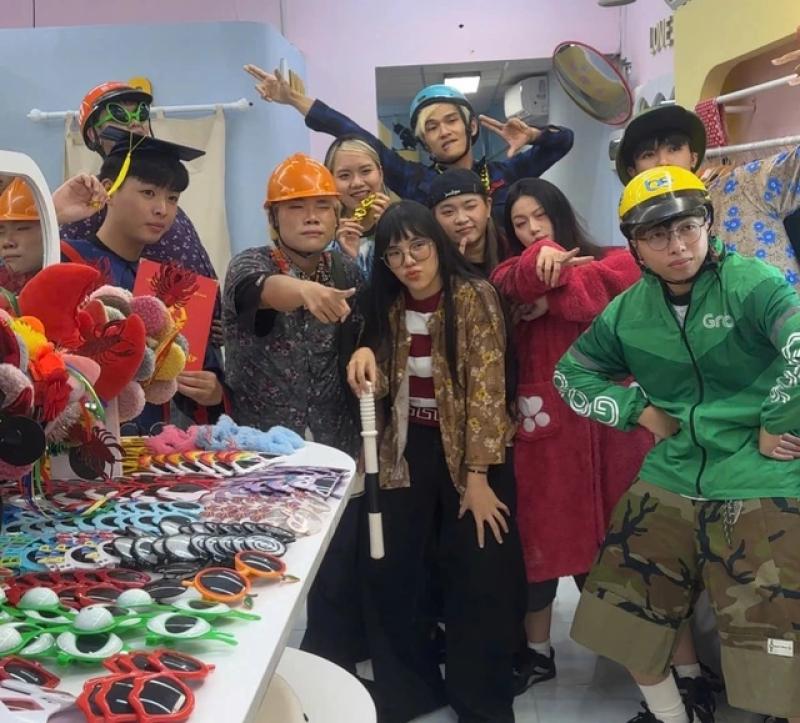 Chàng trai đầu tư cả tỉ đồng, mở 6 tiệm photobooth chỉ trong 1 năm - Ảnh 2. Chàng trai đầu tư cả tỉ đồng, mở 6 tiệm photobooth chỉ trong 1 năm - Ảnh 2.