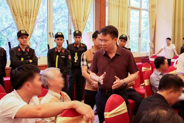 200 người đang say sưa hội thảo, công an ập vào phá 'ổ' đa cấp lừa đảo - Ảnh 3.
