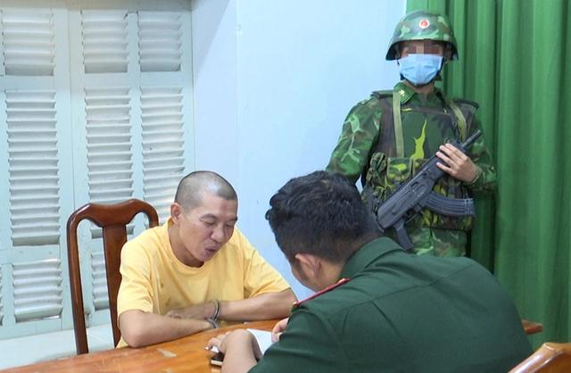 Tây Ninh: Bắt 2 đối tượng truy nã trong nhóm công dân Campuchia trao trả - Ảnh 3.