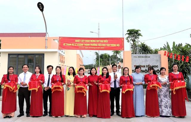 Khánh thành Trường Tiểu học Tân Thông Hội hơn 110 tỉ đồng tại Củ Chi - Ảnh 2.
