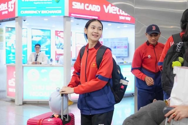 Đội tuyển bóng chuyền nữ U.21 Việt Nam về đến Hà Nội, khép lại hành trình bão dông!- Ảnh 4.