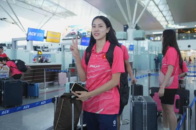 Đội tuyển bóng chuyền nữ Việt Nam đã đến Thái Lan đấu giải thế giới, được chào đón ấm áp - Ảnh 4.