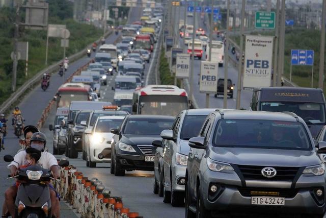 Mở rộng cao tốc TP.HCM - Long Thành: Thi công thế nào giảm kẹt xe? - Ảnh 1.