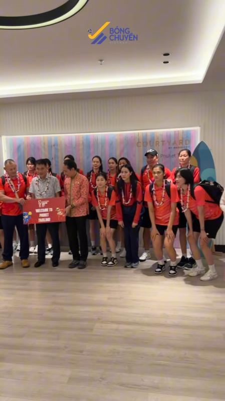 Đội tuyển bóng chuyền nữ Việt Nam đã đến Thái Lan đấu giải thế giới, được chào đón ấm áp - Ảnh 9.