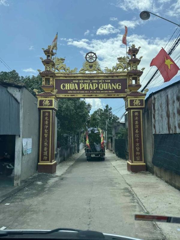 Tiễn đưa trọng tài Trần Đình Thịnh về nơi an nghỉ cuối cùng, Tổng thư ký VFF nói lời nghẹn ngào!- Ảnh 15. Tiễn đưa trọng tài Trần Đình Thịnh về nơi an nghỉ cuối cùng, Tổng thư ký VFF nói lời nghẹn ngào!- Ảnh 15.